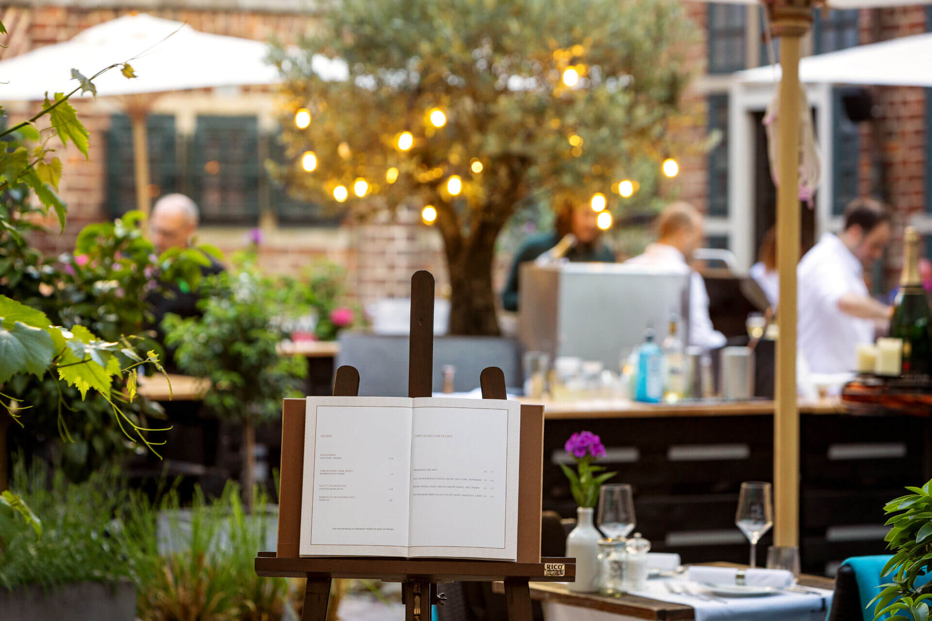 Der Hofgarten des Restaurants alto