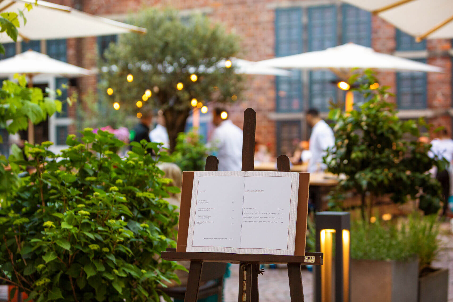 Der Hofgarten des Restaurants alto