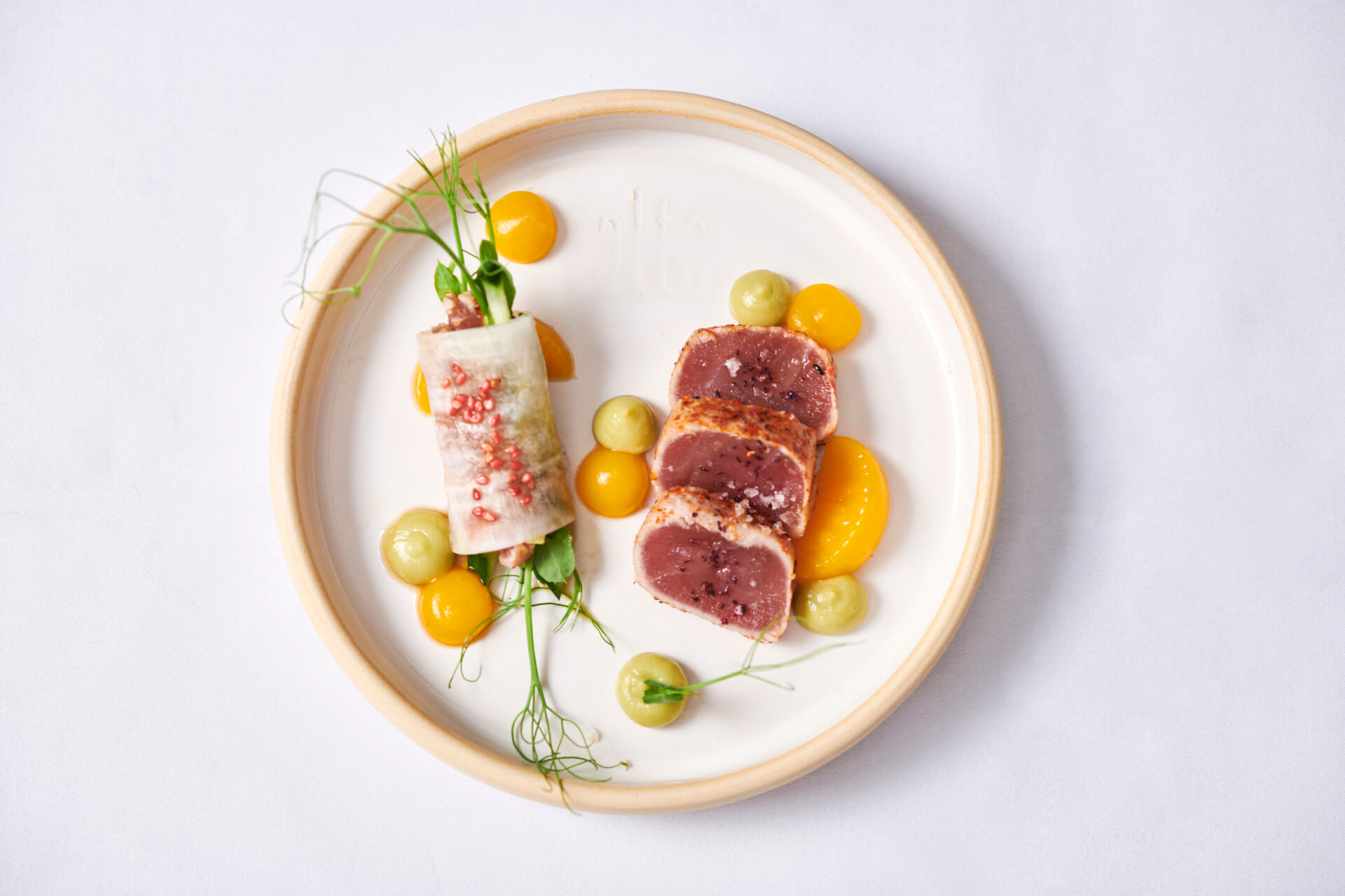 Gericht Thunfisch Tataki im Restaurant alto