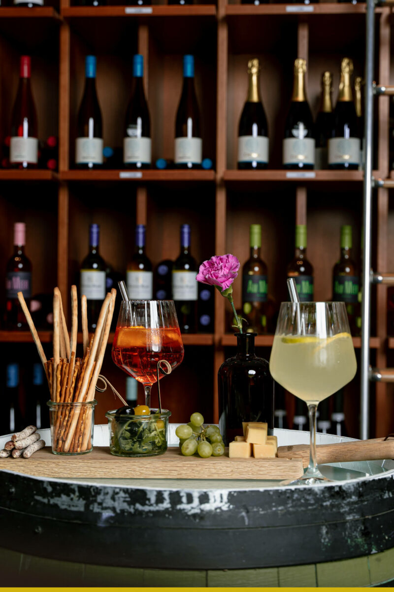 Wine store and café in Bremen's Böttcherstraße