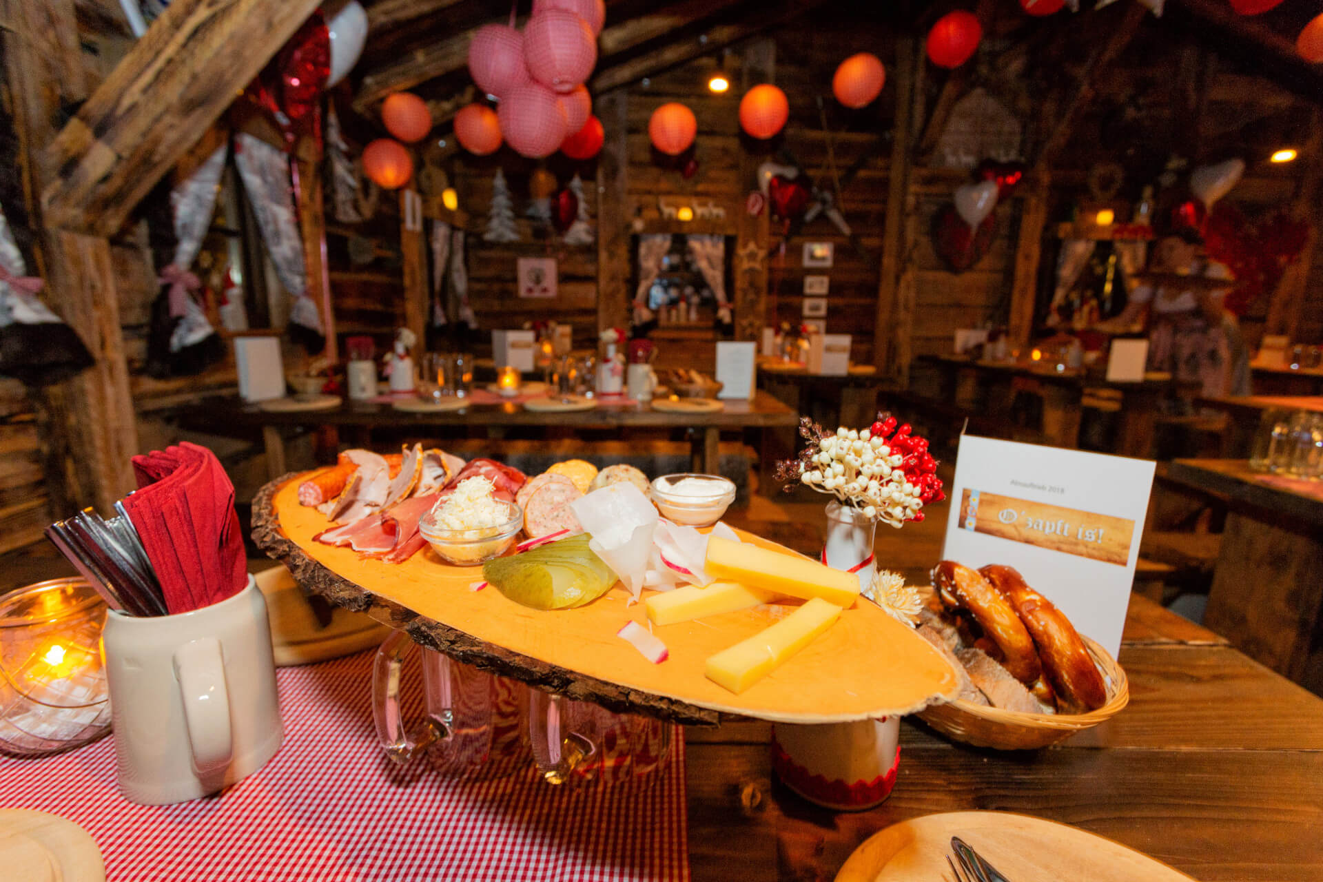 Herzhaft & rustikal – Brotzeit in der Almhütte Bremen