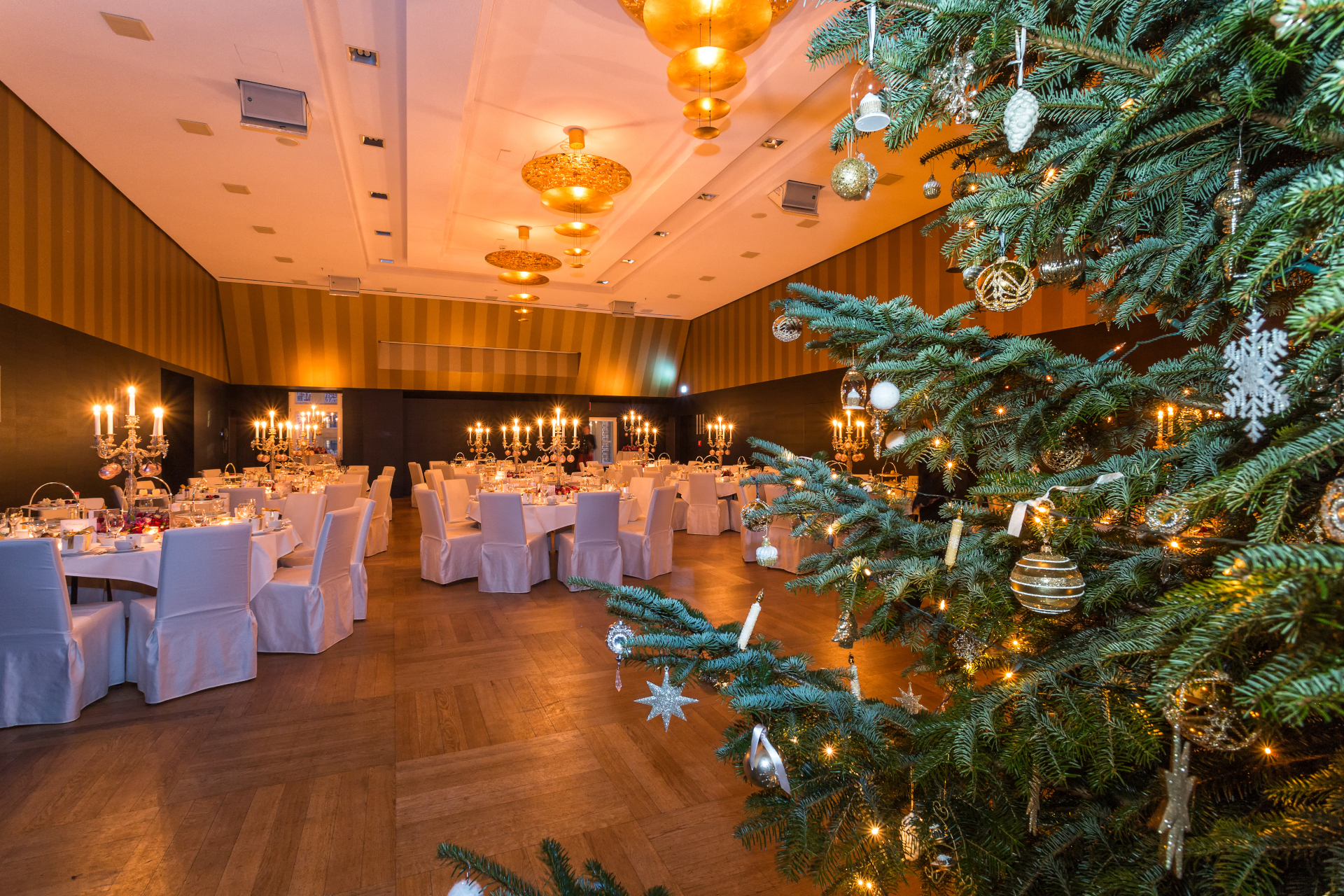 Goldener Saal weihnachtlich